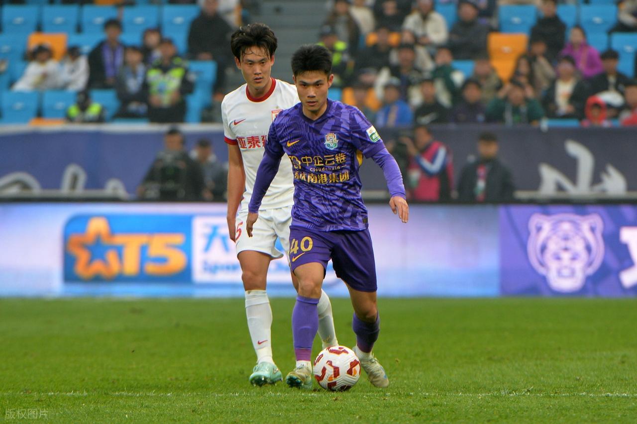 华体会官方入口-1-1！于根伟乐开花了，天津津门虎23岁锋霸攻破韩国球队大门