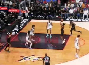 埃奇库姆干拔中距离命中，个人出战16分钟砍下6分4篮板8助攻